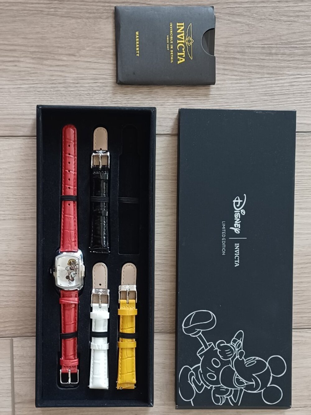 Invicta Disney Minnie Mouse Limited Edition Watch Set 0404/3000 - 4 Straps